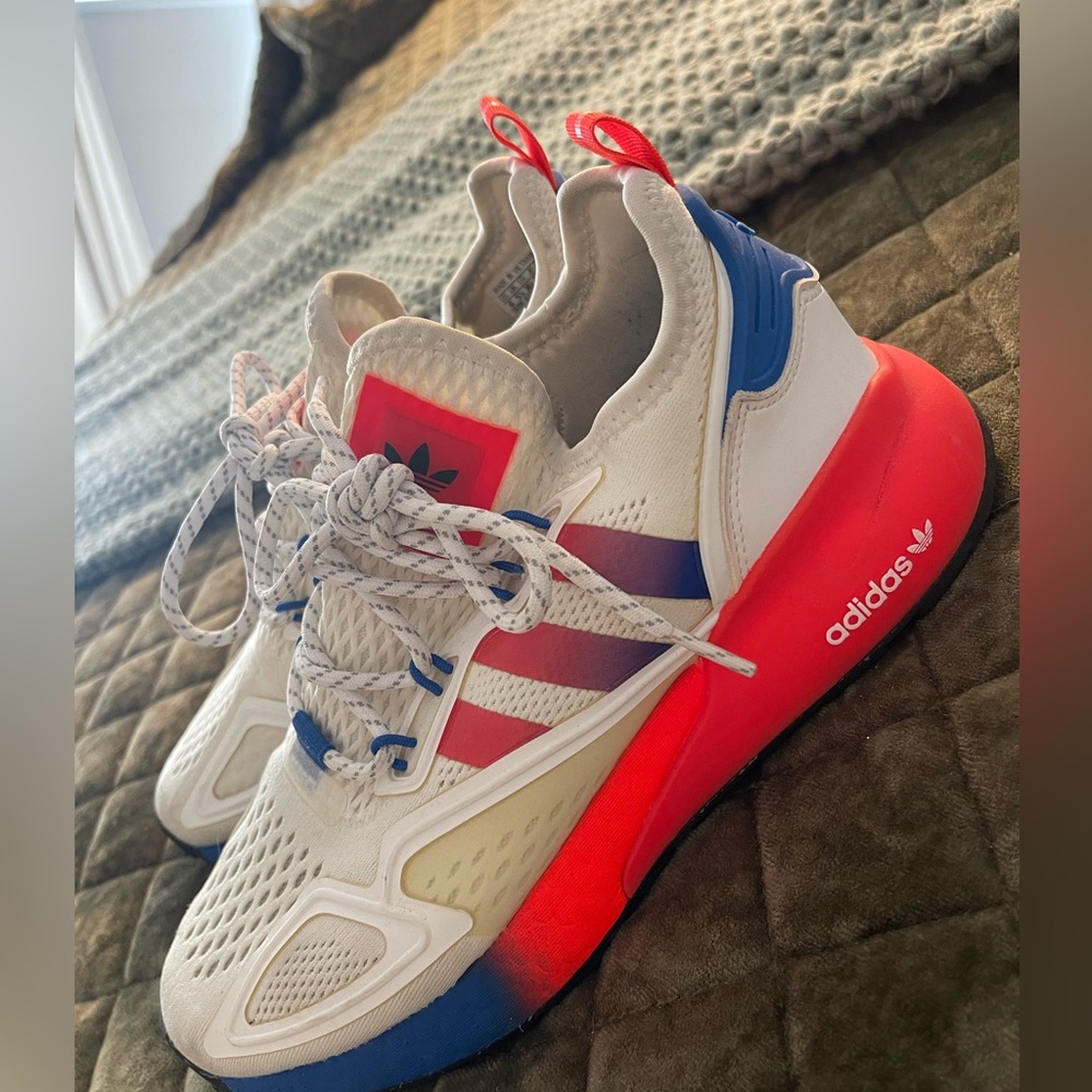 Adidas snakers